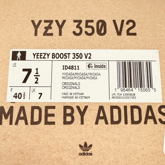 Adidas YEEZY Boost 350 V2 - Picture 12 of 12